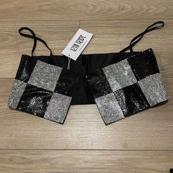 Rhinestone cropped camisole top. - Picture 4 of 6